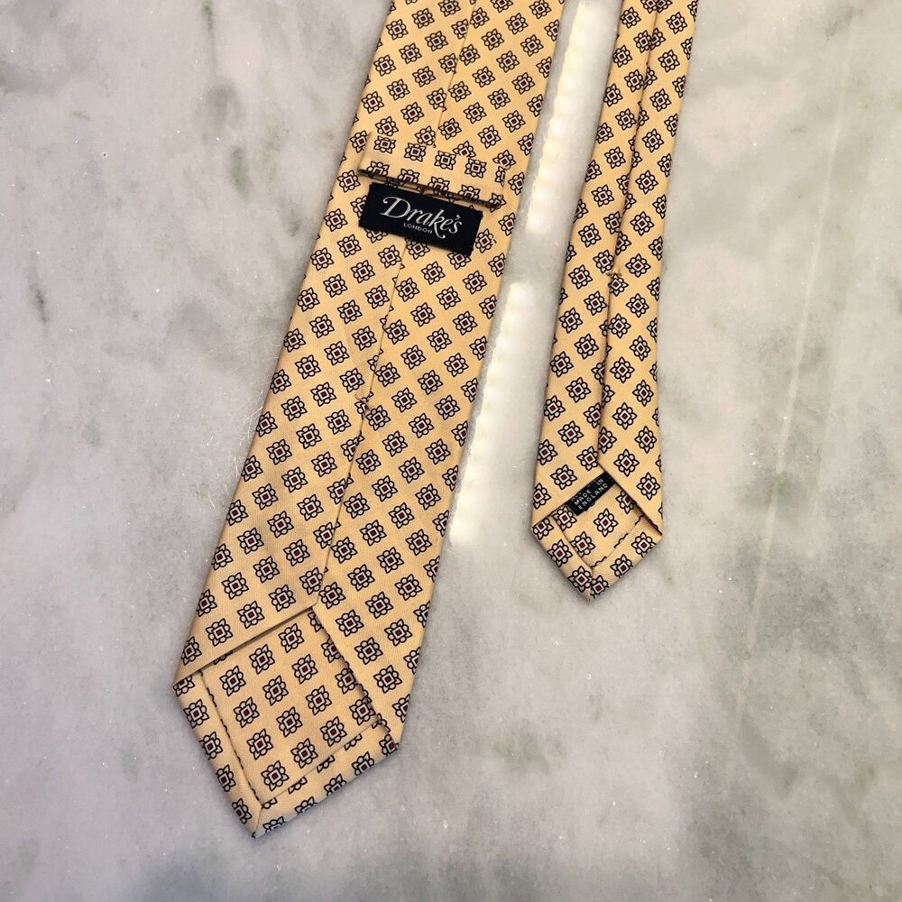 DRAKE'S LUXURY SILK FOULARD NECKTIE MADE ENGLAND CREAM BURGUNDY
